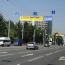В Челябинске устраняют рекламу над проезжей частью